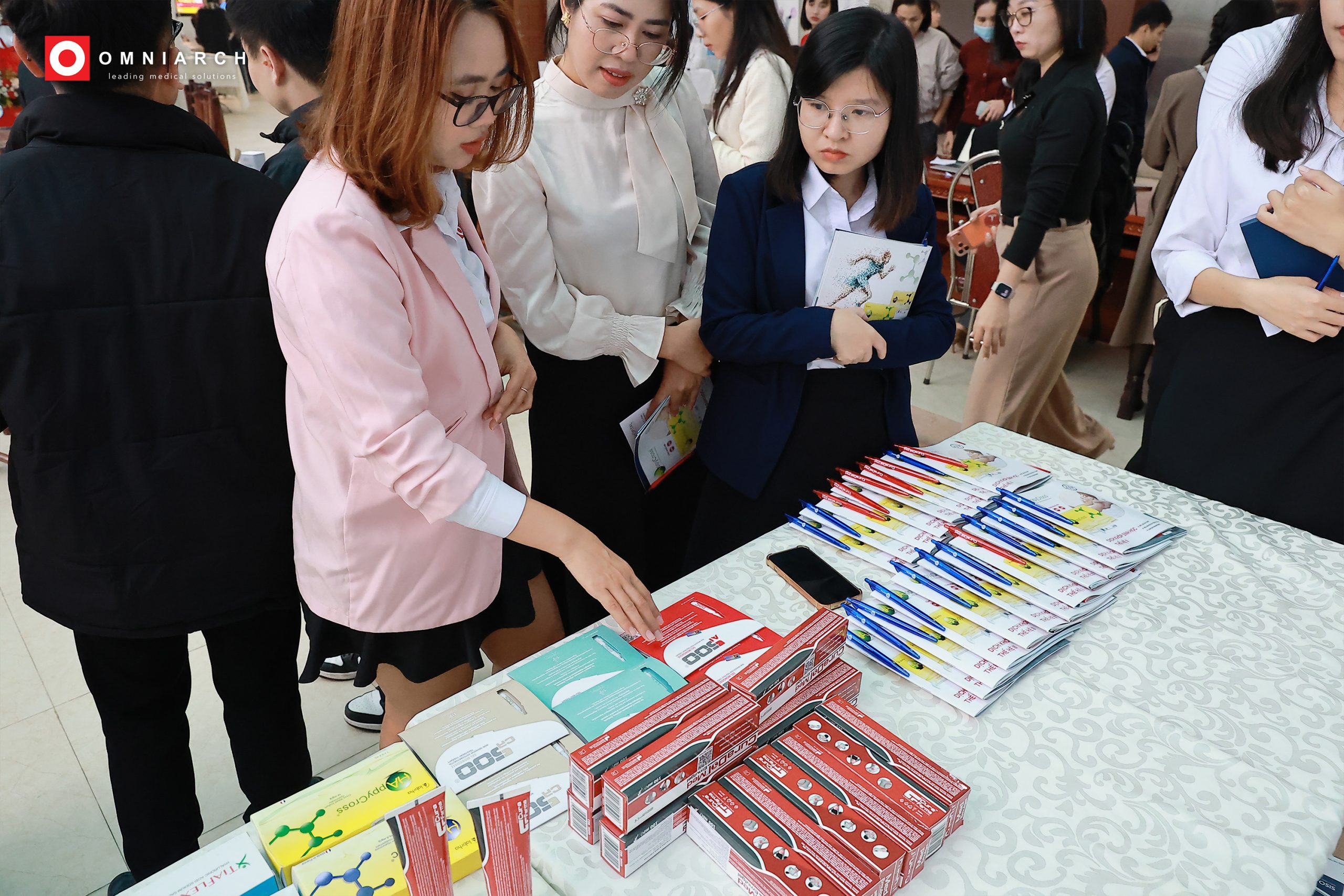 Omniarch Healthcare và dấu ấn tại Hội nghị Nội soi &amp; Thay khớp Việt Nam 2025