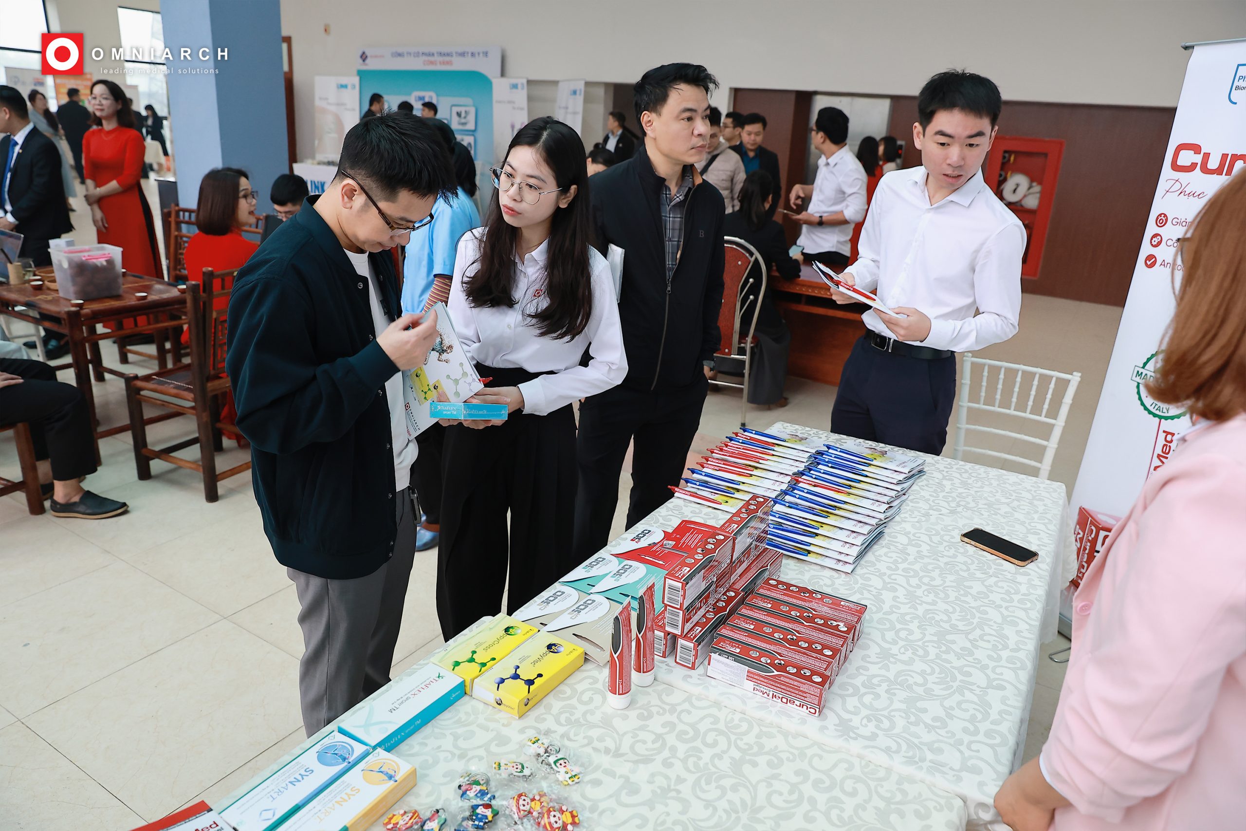 Omniarch Healthcare và dấu ấn tại Hội nghị Nội soi &amp; Thay khớp Việt Nam 2025