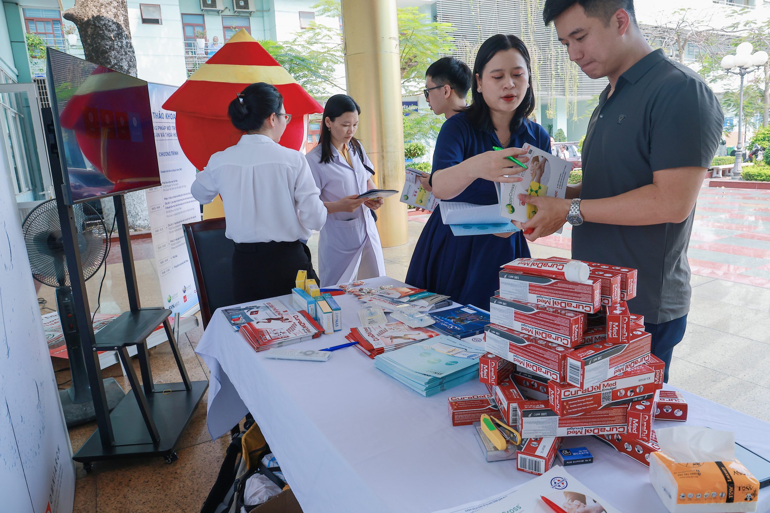 OMNIARCH PHỐI HỢP CÙNG BỆNH VIỆN HỮU NGHỊ VIỆT TIỆP TỔ CHỨC HỘI THẢO KHOA HỌC VỀ ĐIỀU TRỊ CƠ XƯƠNG KHỚP