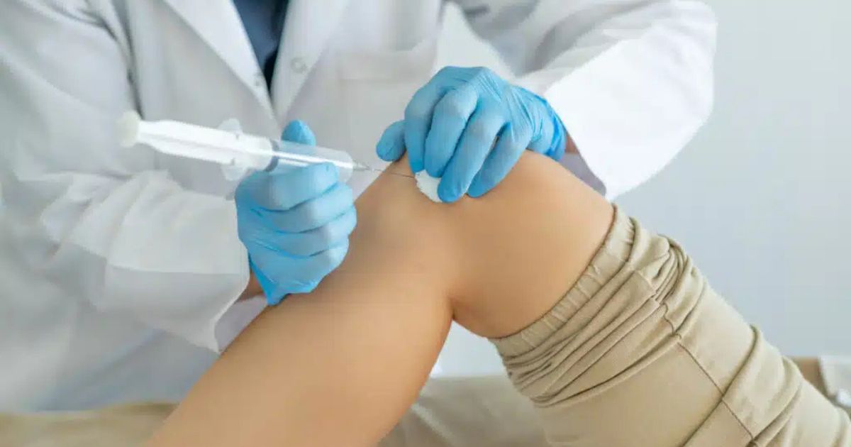 Tràn dịch khớp gối: Triệu chứng, Nguyên nhân &amp; Phương pháp điều trị