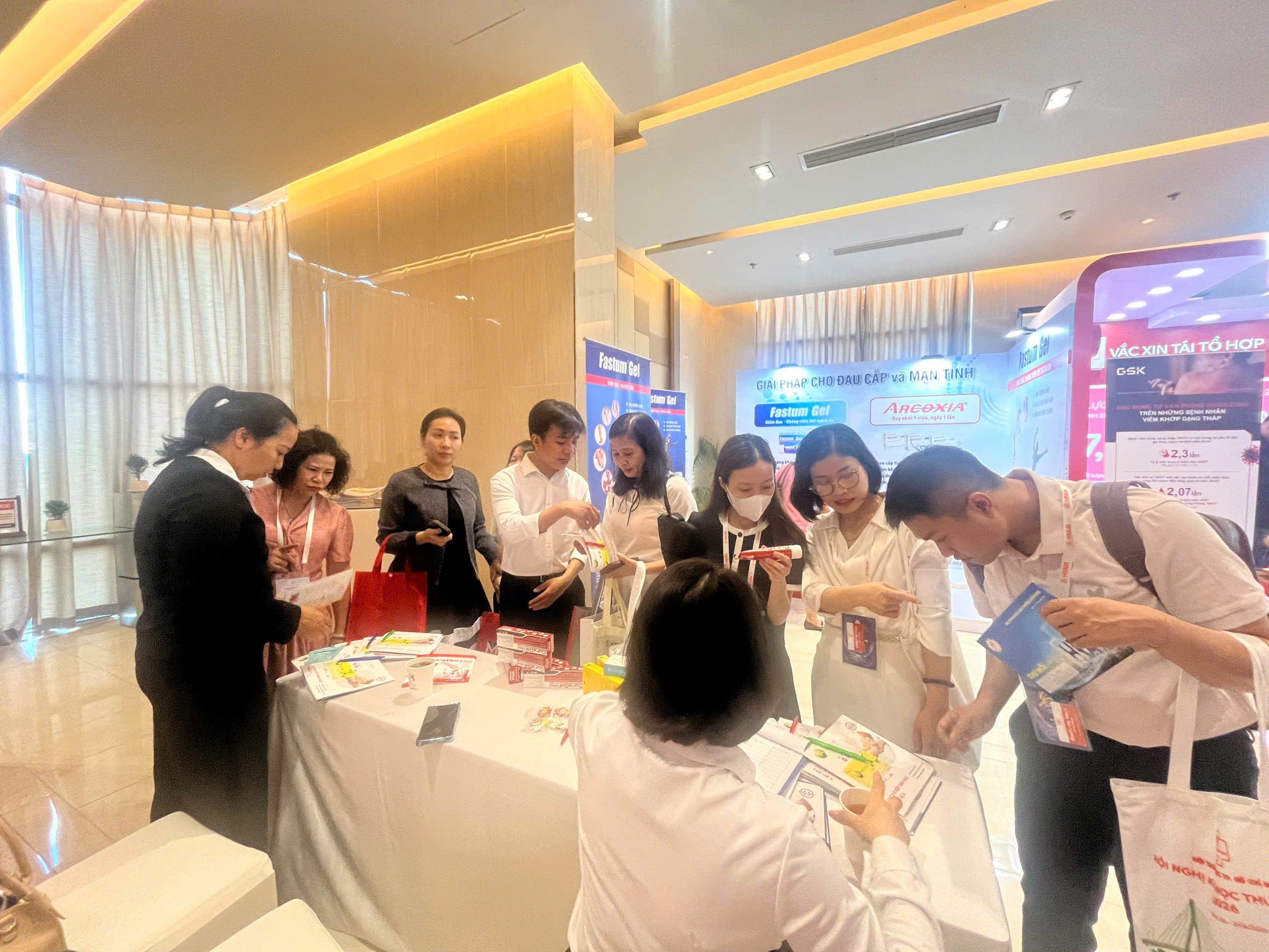 [HRA 2026] Omniarch Khẳng Định Dấu Ấn Chuyên Môn Trước Hơn 500 Đại Biểu Ngành Cơ Xương Khớp