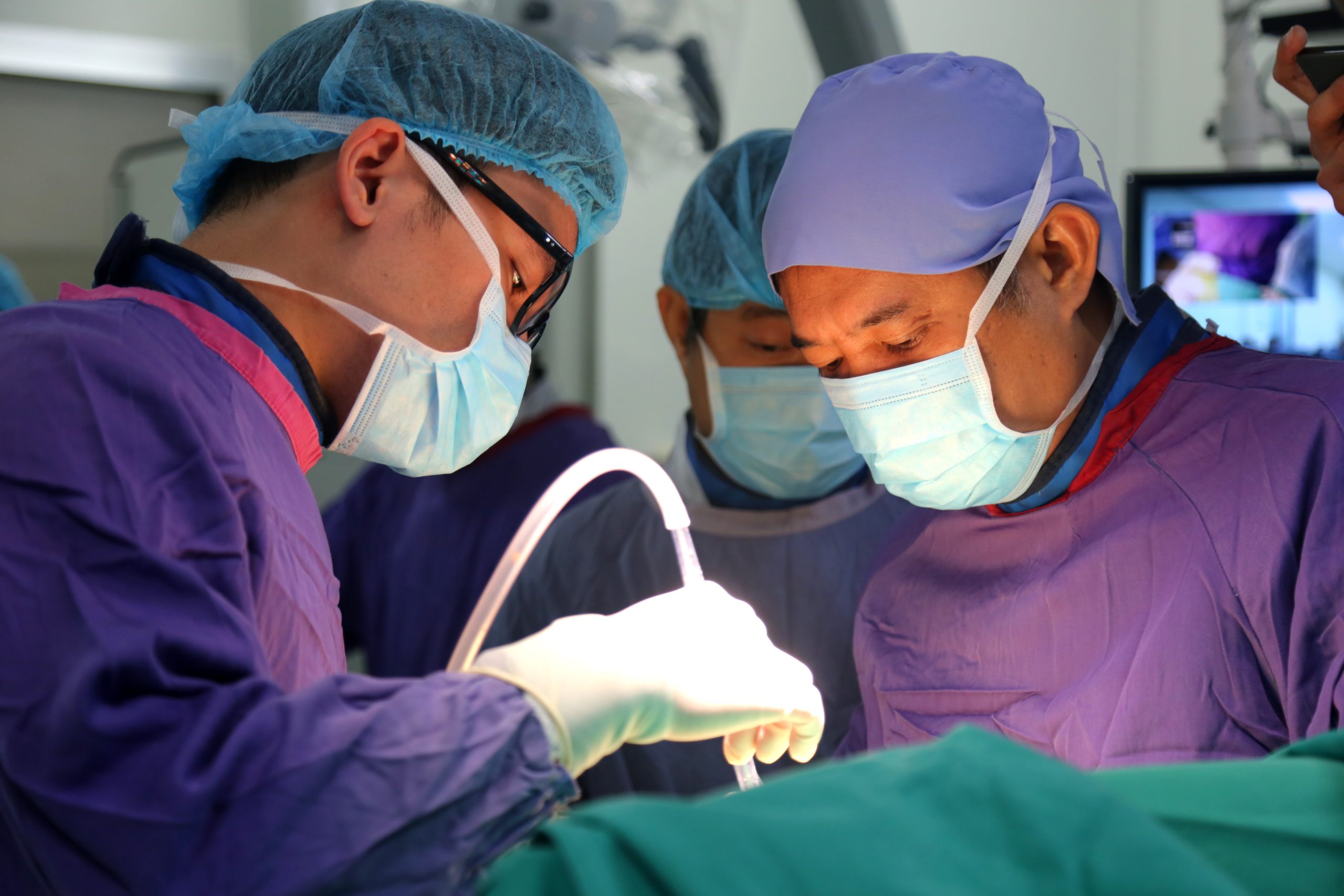Trước khi quyết định mổ thoát vị đĩa đệm, hãy đọc 5 thông tin này!